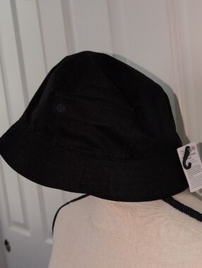 lululemon athletica Black Women's Bucket Hat with Subtle Logo